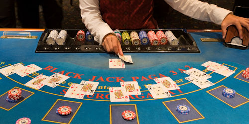 Blackjack internetiniame kazino REALIUOJU LAIKU